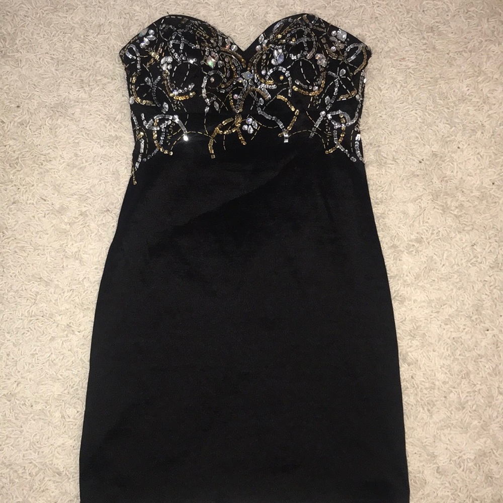 Hot little black dress